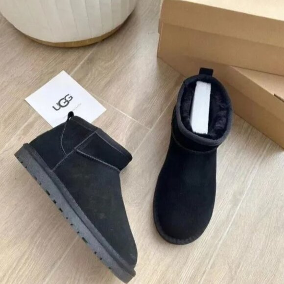 UGG Women's Classic Ultra Mini Ankle Boot - Picture 2 of 4